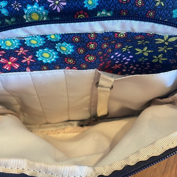 SAKROOTS Navy Floral Spirit medium sized backpack with laptop sleeve RARE! - Picture 6 of 9